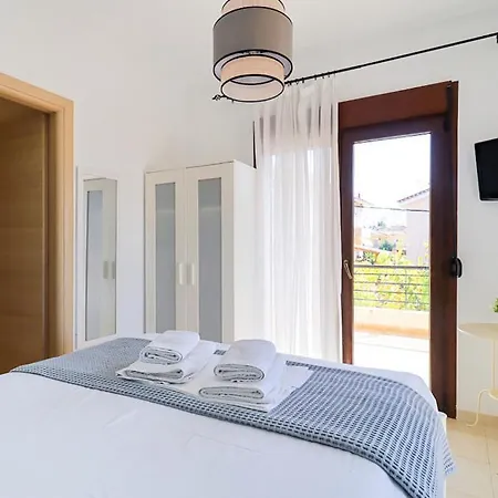 Guedin Sea Side Maisonette, * Nikiti (Sithonia)