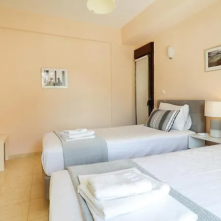 Guedin Sea Side Maisonette, * Nikiti (Sithonia)