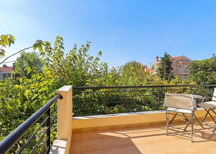Guedin Sea Side Maisonette,