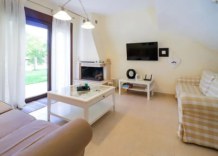 Guedin Sea Side Maisonette, * Νικήτη
