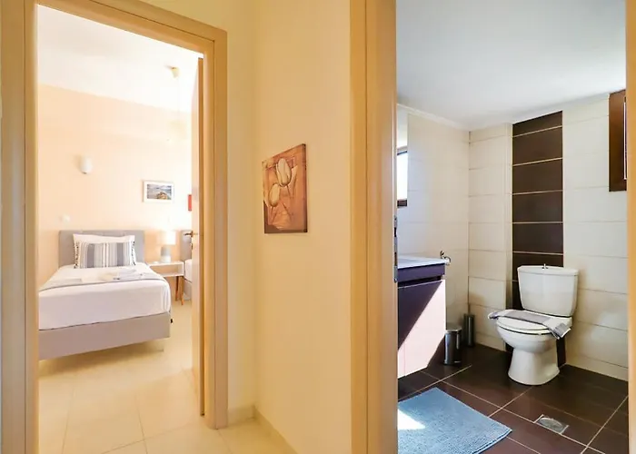 Guedin Sea Side Maisonette, Νικήτη