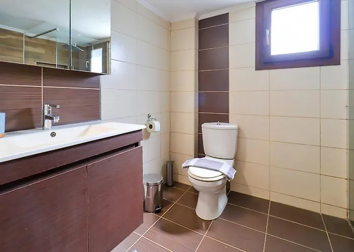 Guedin Sea Side Maisonette, * Νικήτη