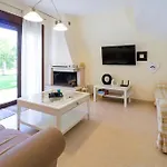 Guedin Sea Side Maisonette, * 니키티
