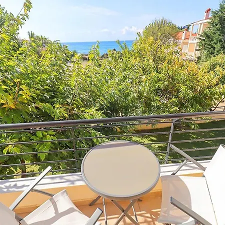 Guedin Sea Side Maisonette, *